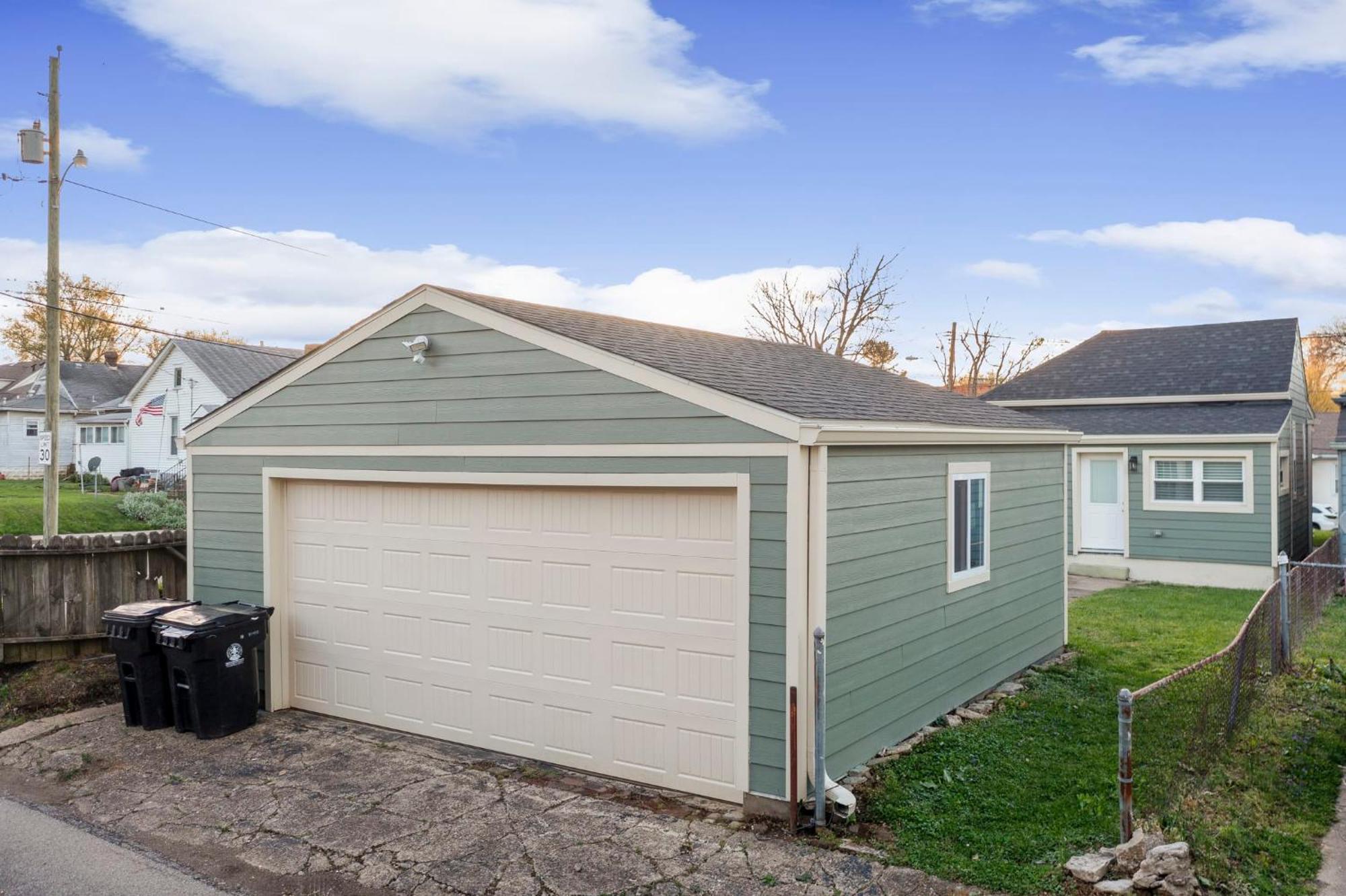 Highlands Home With Garage Луисвил Екстериор снимка